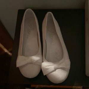 Children’s shoes